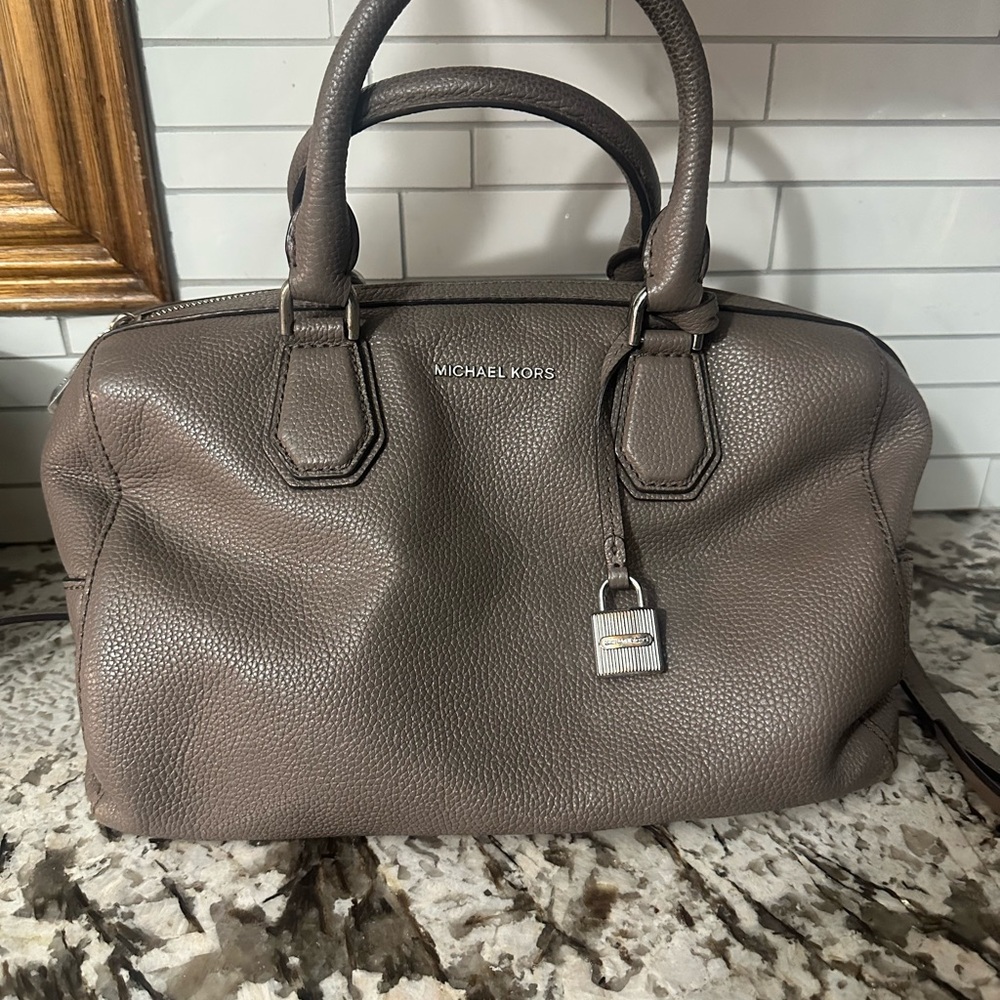 Michael kors tote